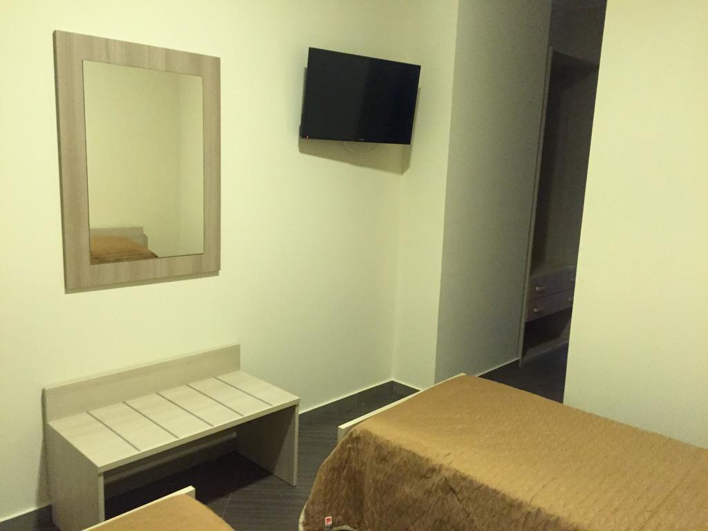 Civico 83 Bed & Breakfast เรจโจ ดี คาลาเบีย ห้อง รูปภาพ